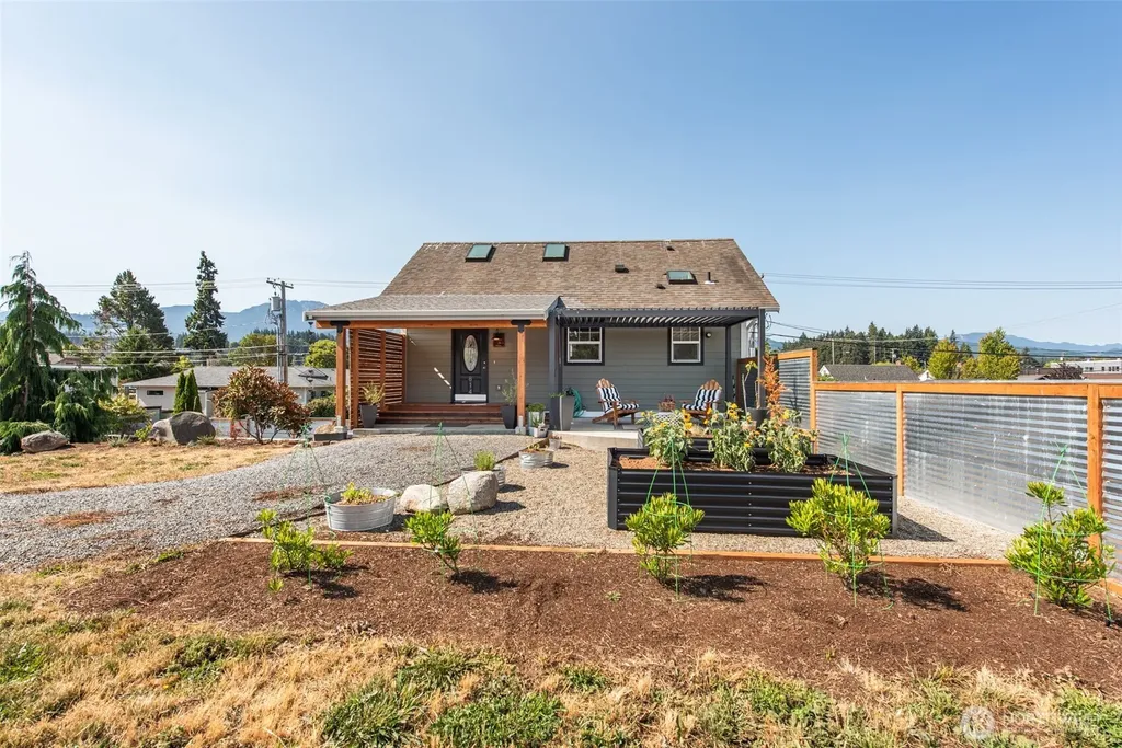 814 Caroline Street Port Angeles WA 98362