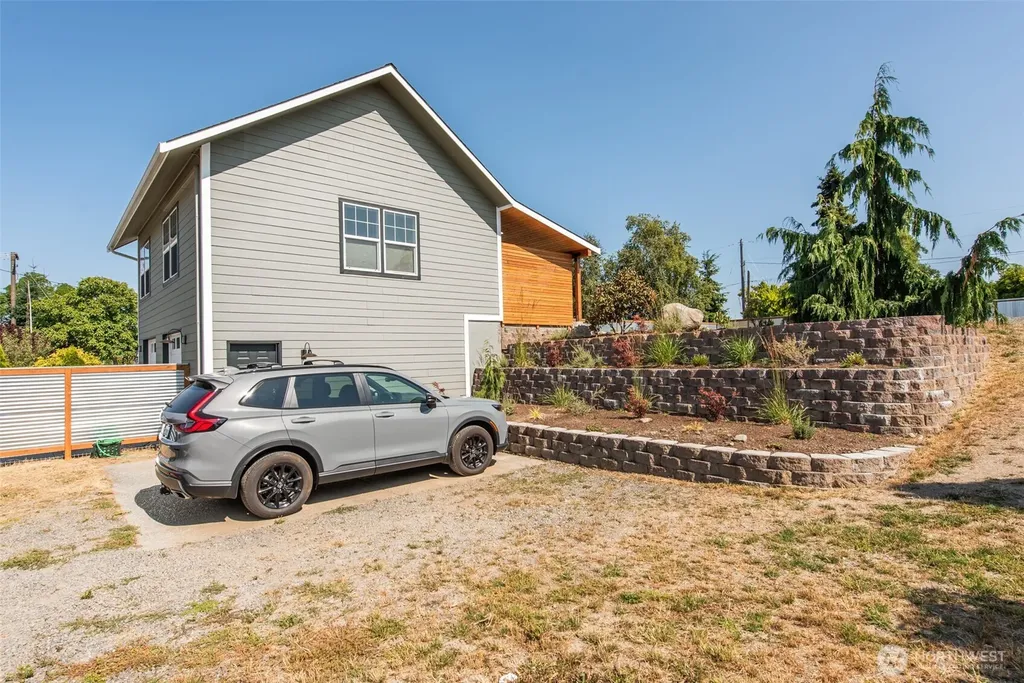 814 Caroline Street Port Angeles WA 98362