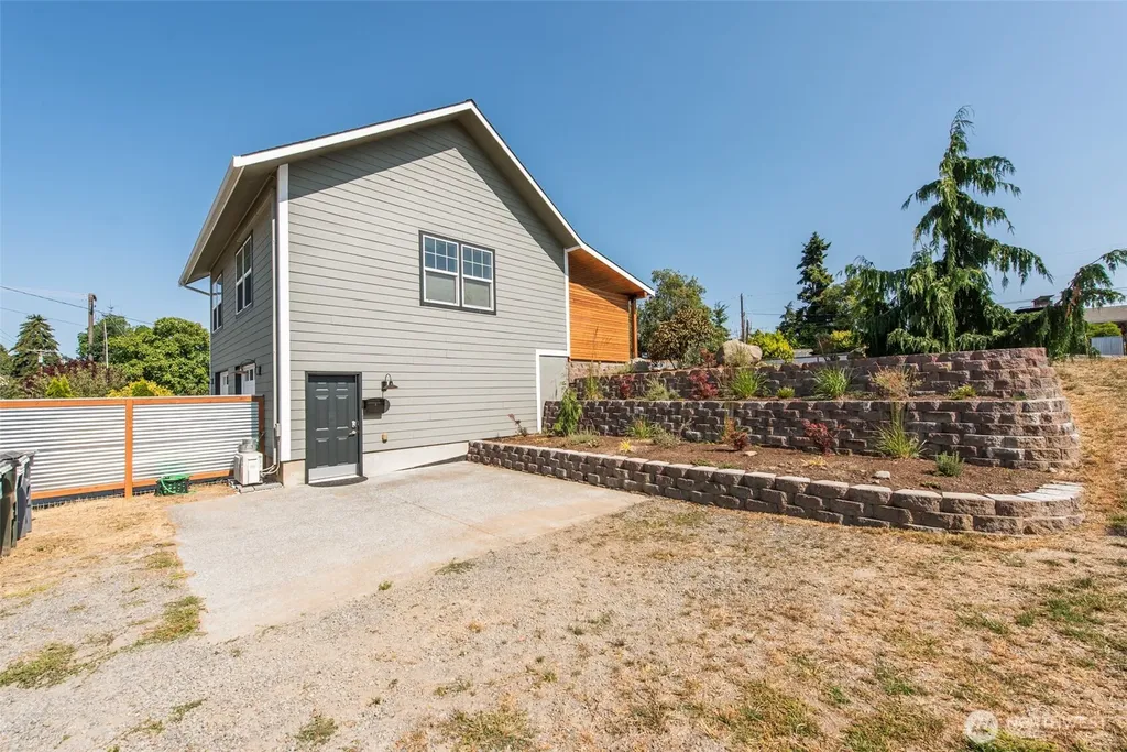 814 Caroline Street Port Angeles WA 98362