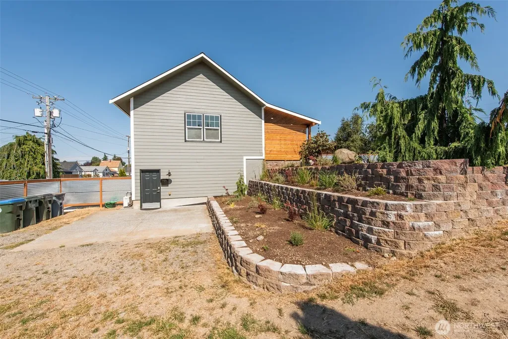814 Caroline Street Port Angeles WA 98362