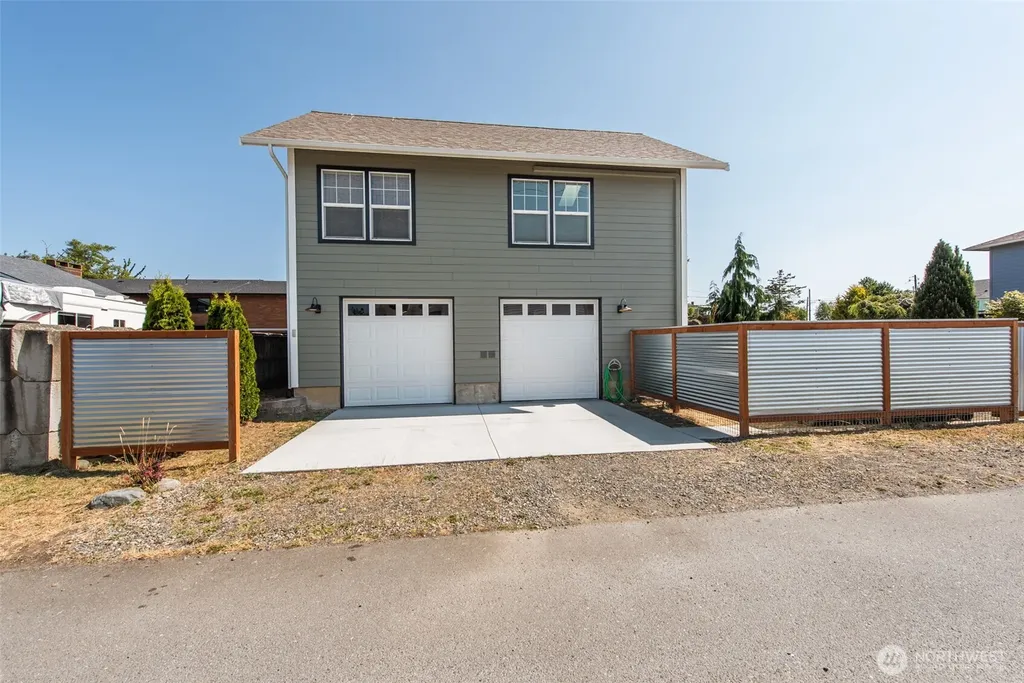 814 Caroline Street Port Angeles WA 98362