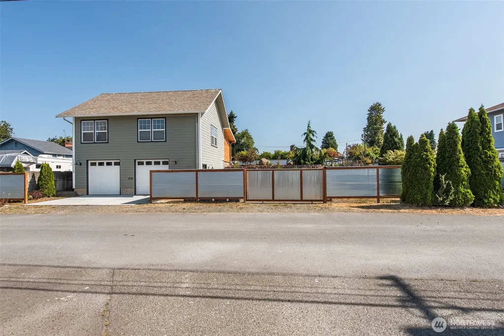 814 Caroline Street Port Angeles WA 98362