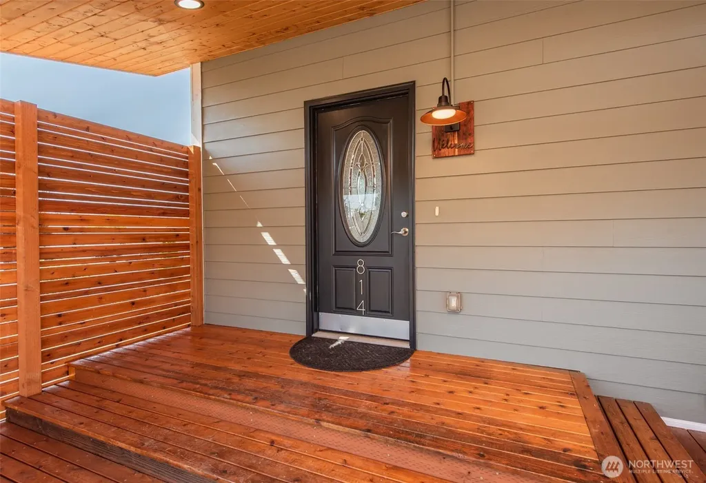 814 Caroline Street Port Angeles WA 98362