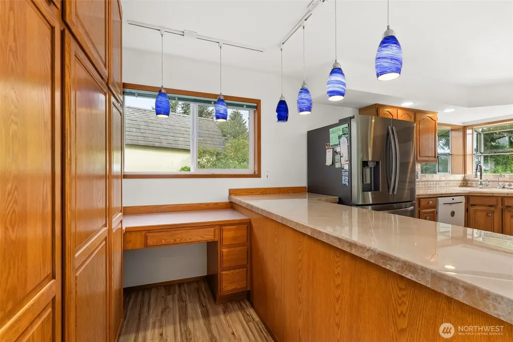 526 Sunset Avenue NE Ocean Shores WA 98569