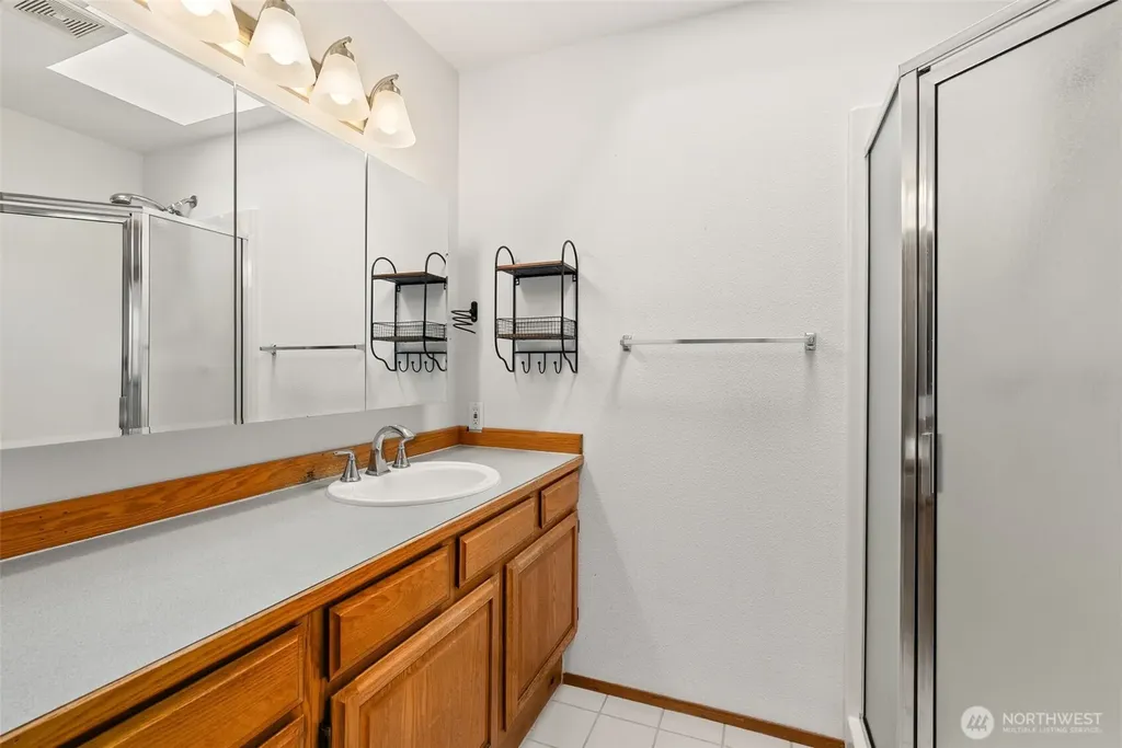 526 Sunset Avenue NE Ocean Shores WA 98569