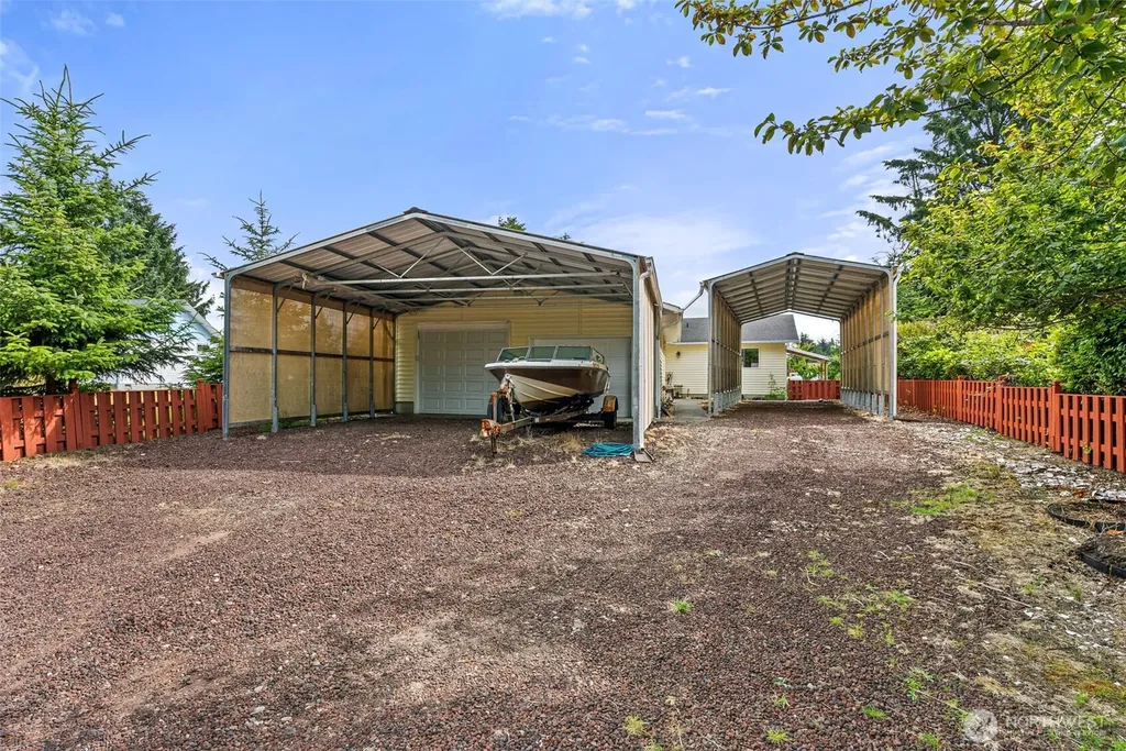 526 Sunset Avenue NE Ocean Shores WA 98569