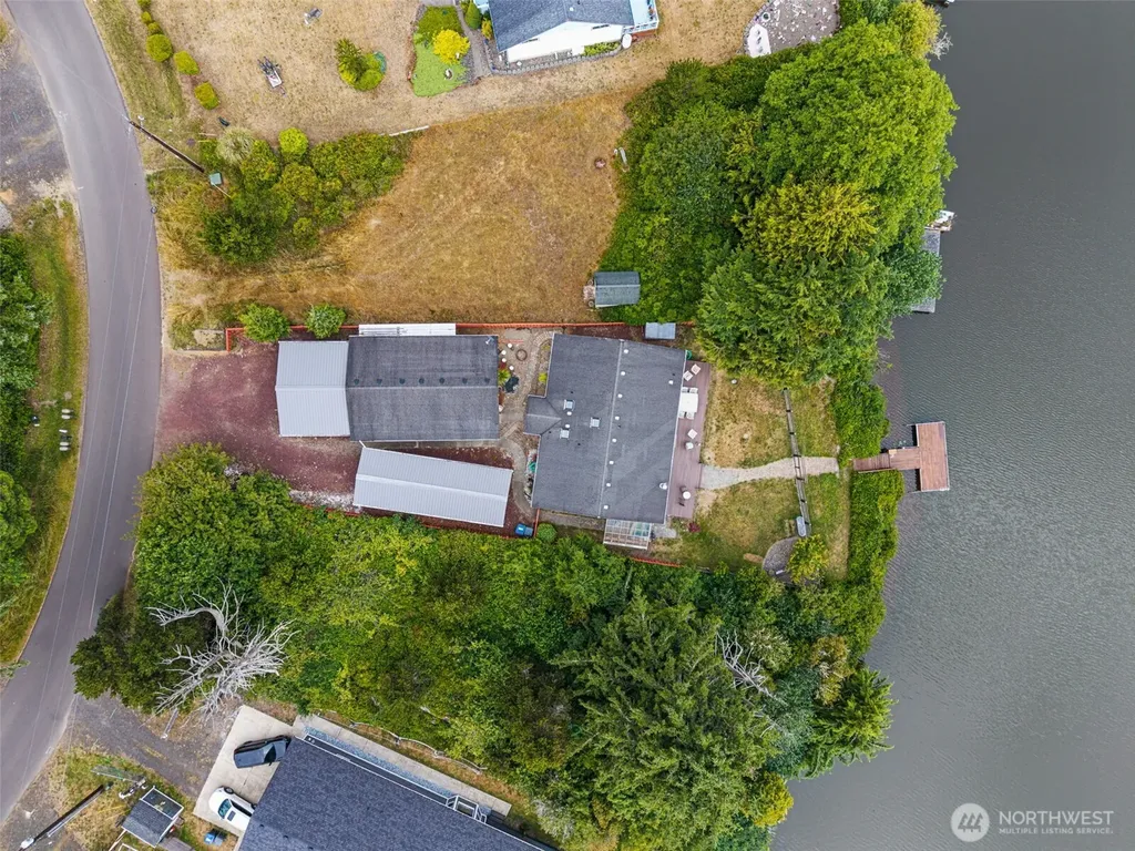 526 Sunset Avenue NE Ocean Shores WA 98569