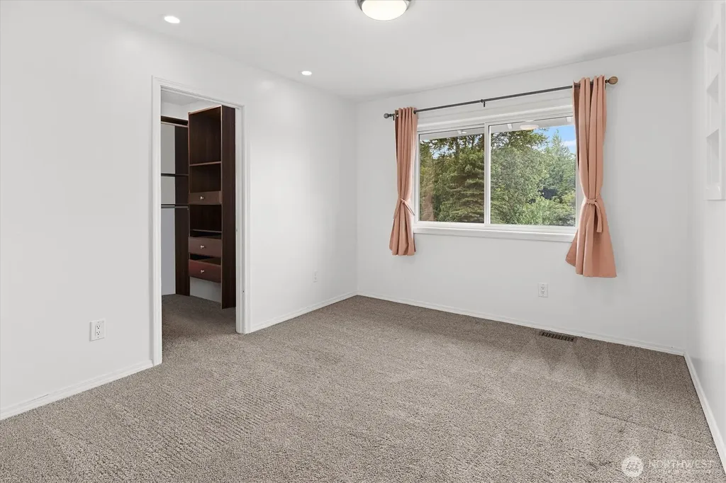 10512 SE 302nd Street Auburn WA 98092