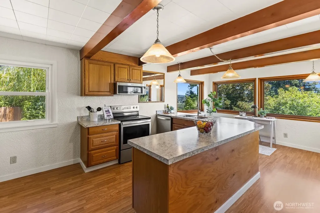 605 S Charleston Avenue Bremerton WA 98312
