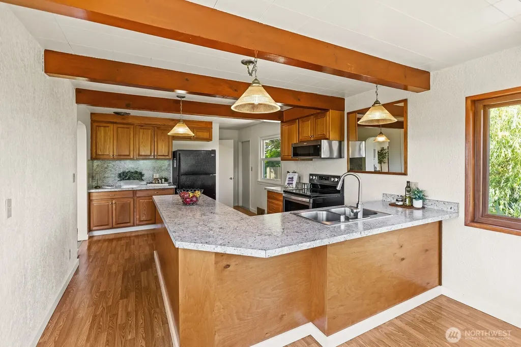 605 S Charleston Avenue Bremerton WA 98312