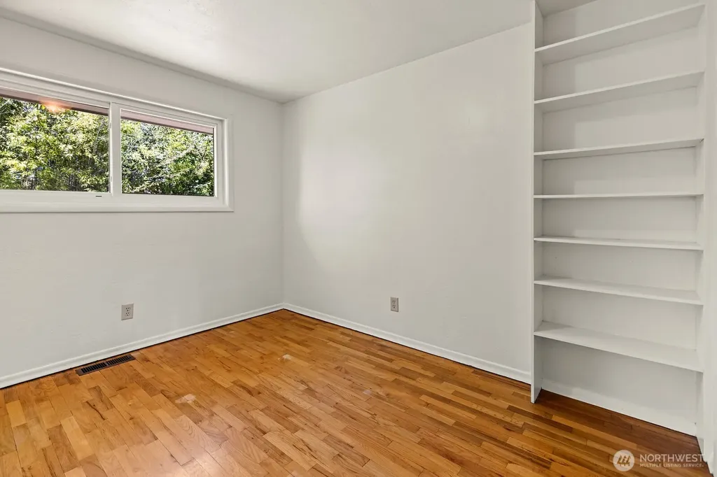 605 S Charleston Avenue Bremerton WA 98312