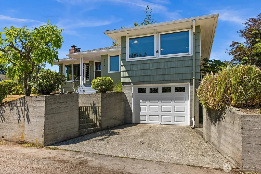 605 S Charleston Avenue Bremerton WA 98312