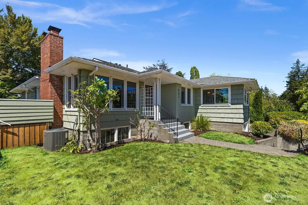 605 S Charleston Avenue Bremerton WA 98312