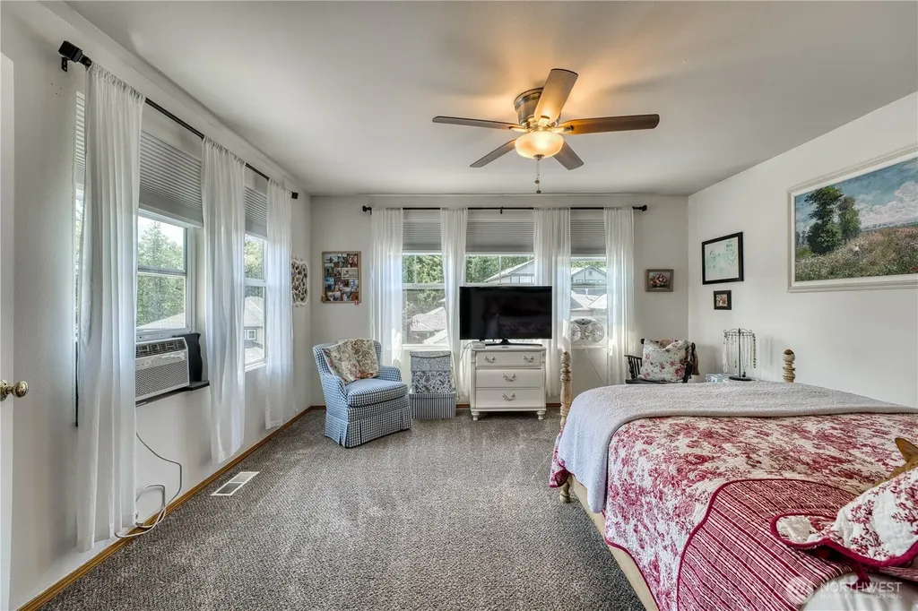 9640 Long Point Lane NW Silverdale WA 98383