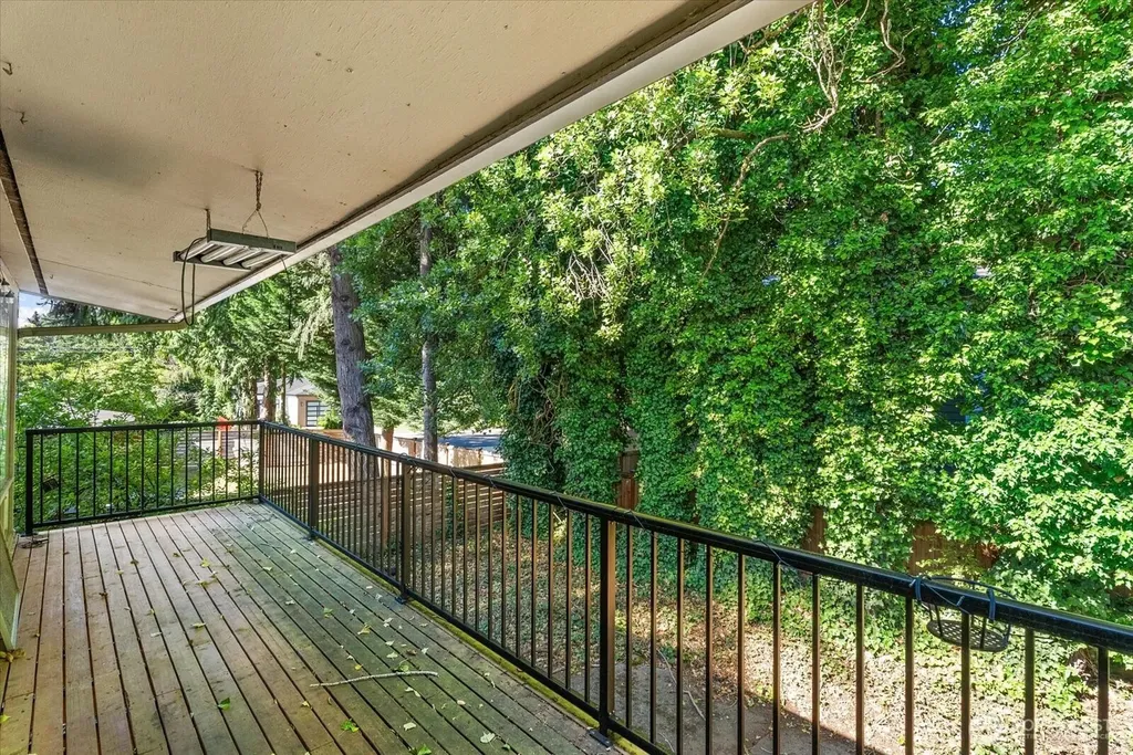 131 109th Avenue SE Bellevue WA 98004