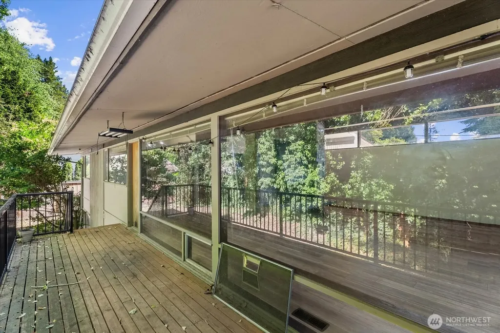 131 109th Avenue SE Bellevue WA 98004