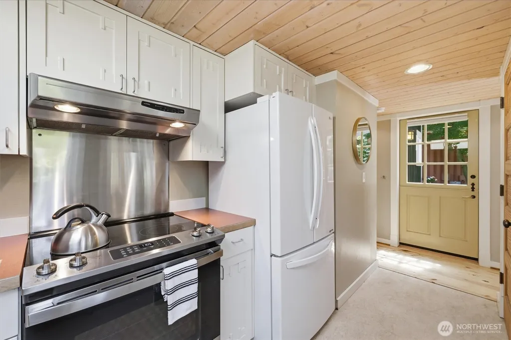 317 N 160th Place Shoreline WA 98133