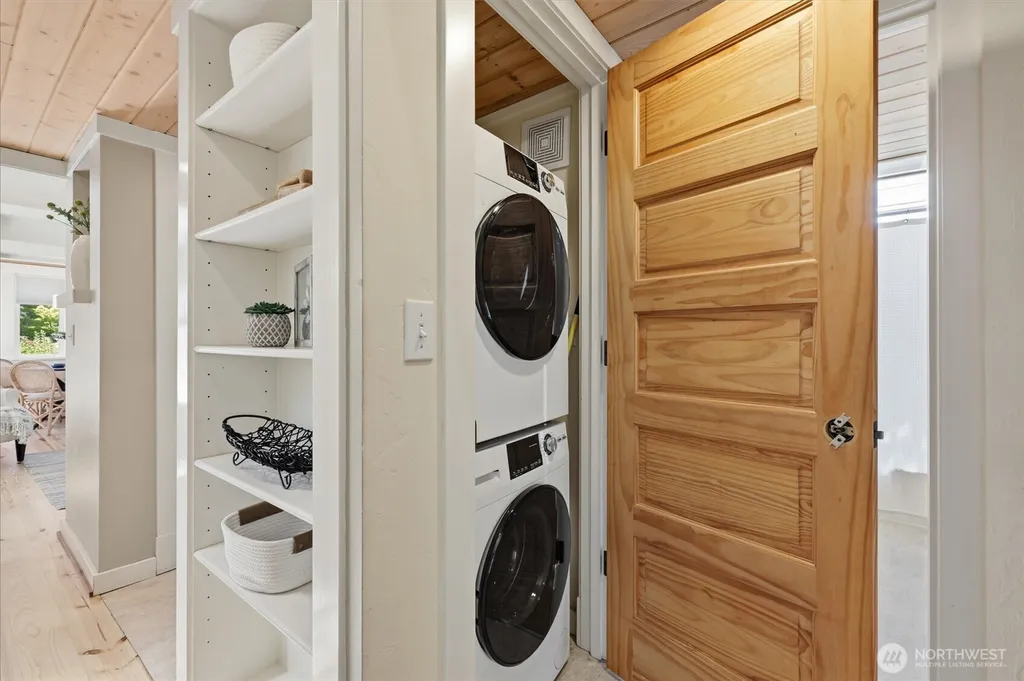 317 N 160th Place Shoreline WA 98133