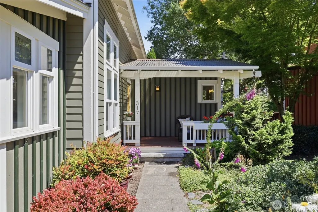 317 N 160th Place Shoreline WA 98133