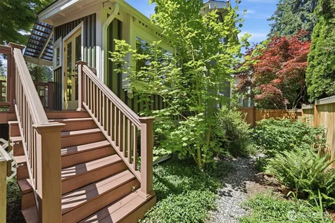 317 N 160th Place Shoreline WA 98133