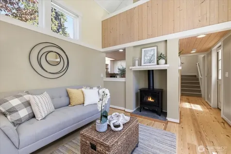 317 N 160th Place Shoreline WA 98133