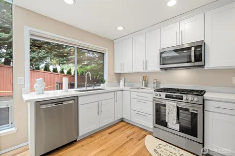1819 221st Place NE Sammamish WA 98074