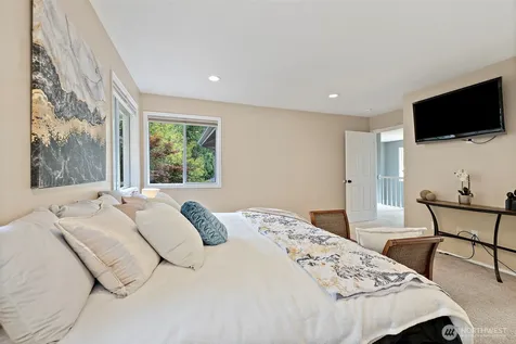 1819 221st Place NE Sammamish WA 98074