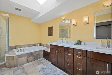 1819 221st Place NE Sammamish WA 98074