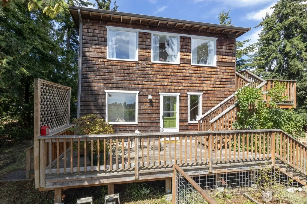 135 Woodland Avenue Port Townsend WA 98368