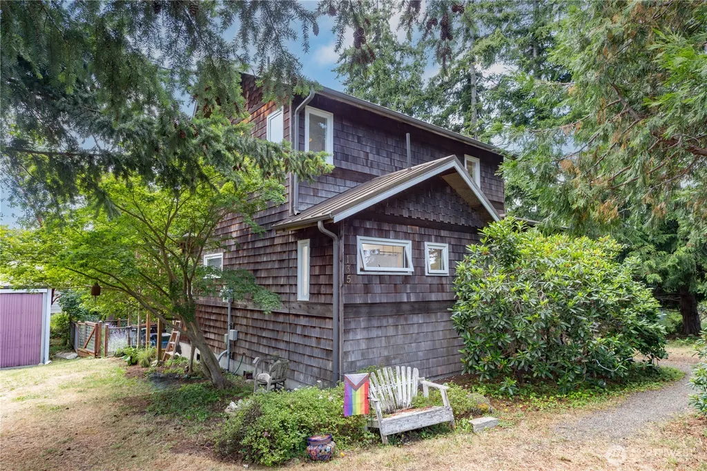 135 Woodland Avenue Port Townsend WA 98368