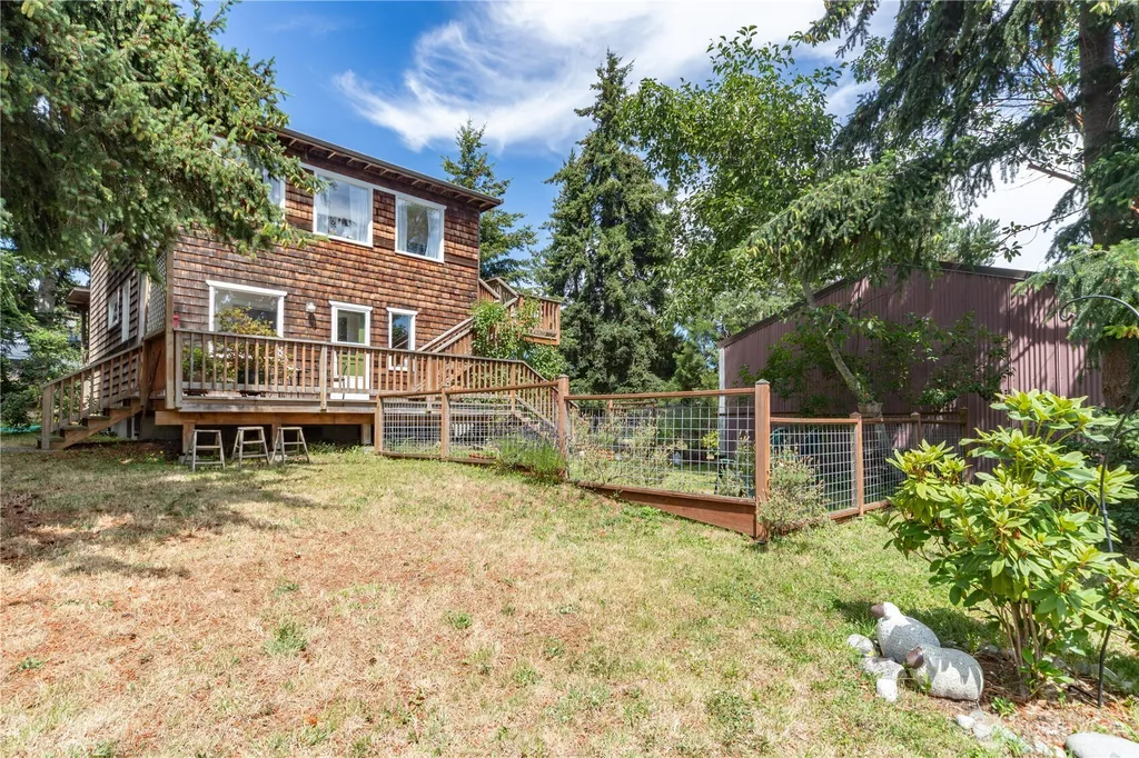 135 Woodland Avenue Port Townsend WA 98368
