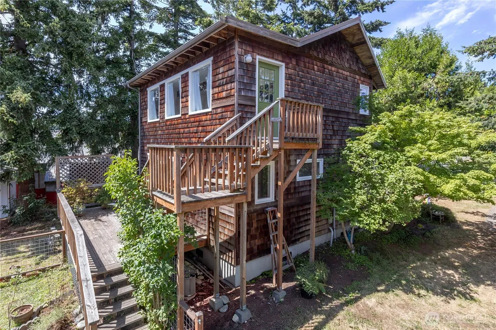 135 Woodland Avenue Port Townsend WA 98368