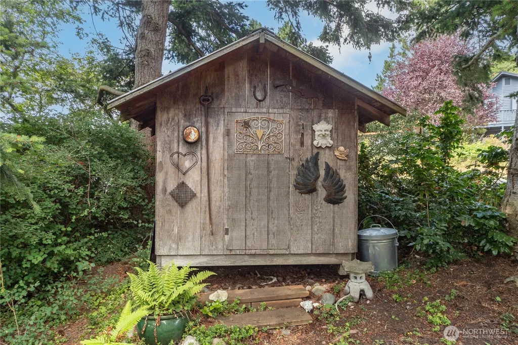 135 Woodland Avenue Port Townsend WA 98368