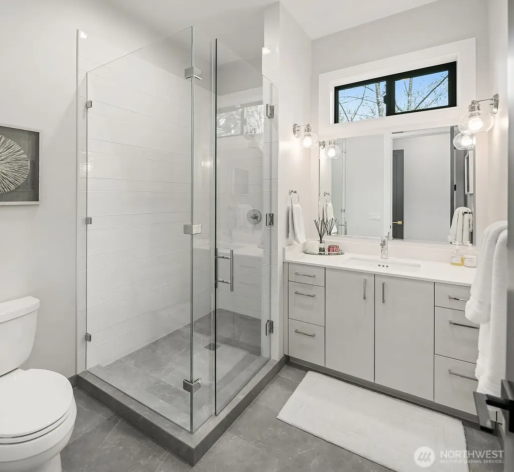 410 98 Avenue NE Bellevue WA 98004
