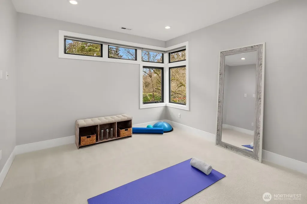 410 98 Avenue NE Bellevue WA 98004