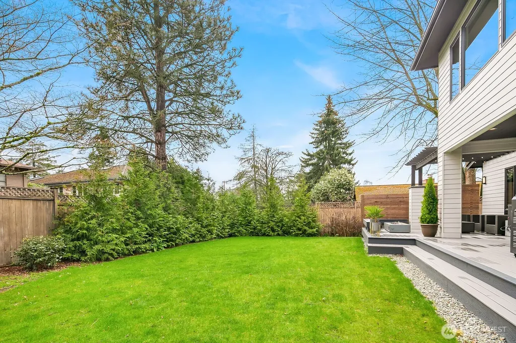 410 98 Avenue NE Bellevue WA 98004