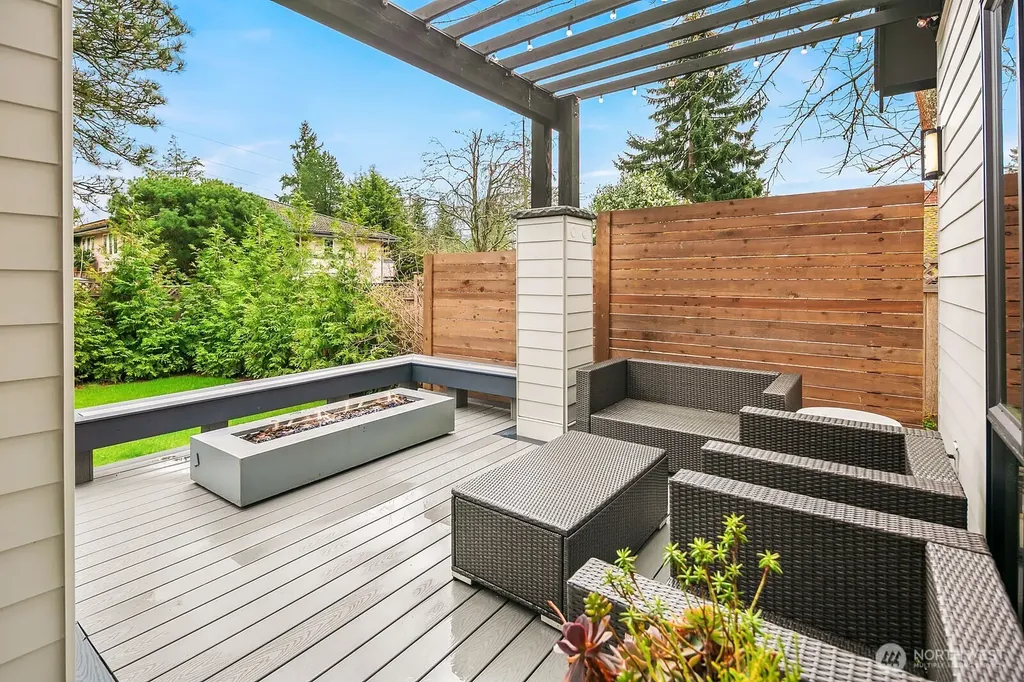 410 98 Avenue NE Bellevue WA 98004