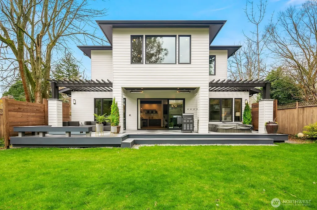 410 98 Avenue NE Bellevue WA 98004