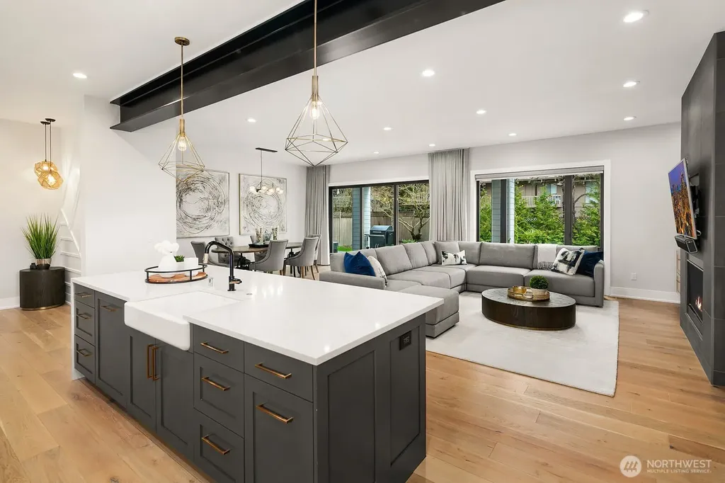 410 98 Avenue NE Bellevue WA 98004