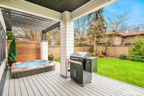 410 98 Avenue NE Bellevue WA 98004