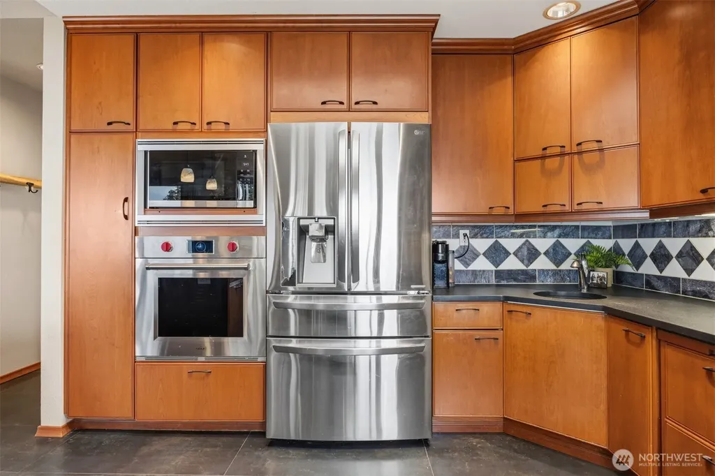 24 Shorewood Drive Bellingham WA 98225