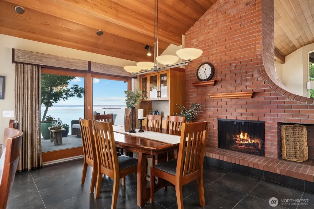 24 Shorewood Drive Bellingham WA 98225
