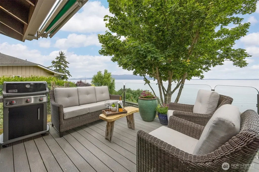 24 Shorewood Drive Bellingham WA 98225