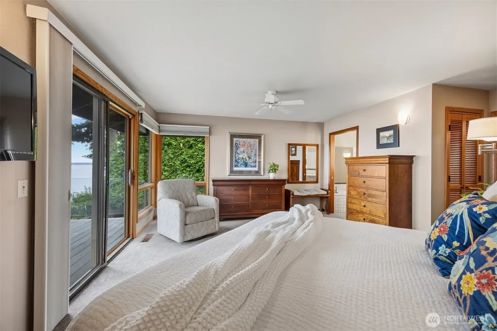 24 Shorewood Drive Bellingham WA 98225
