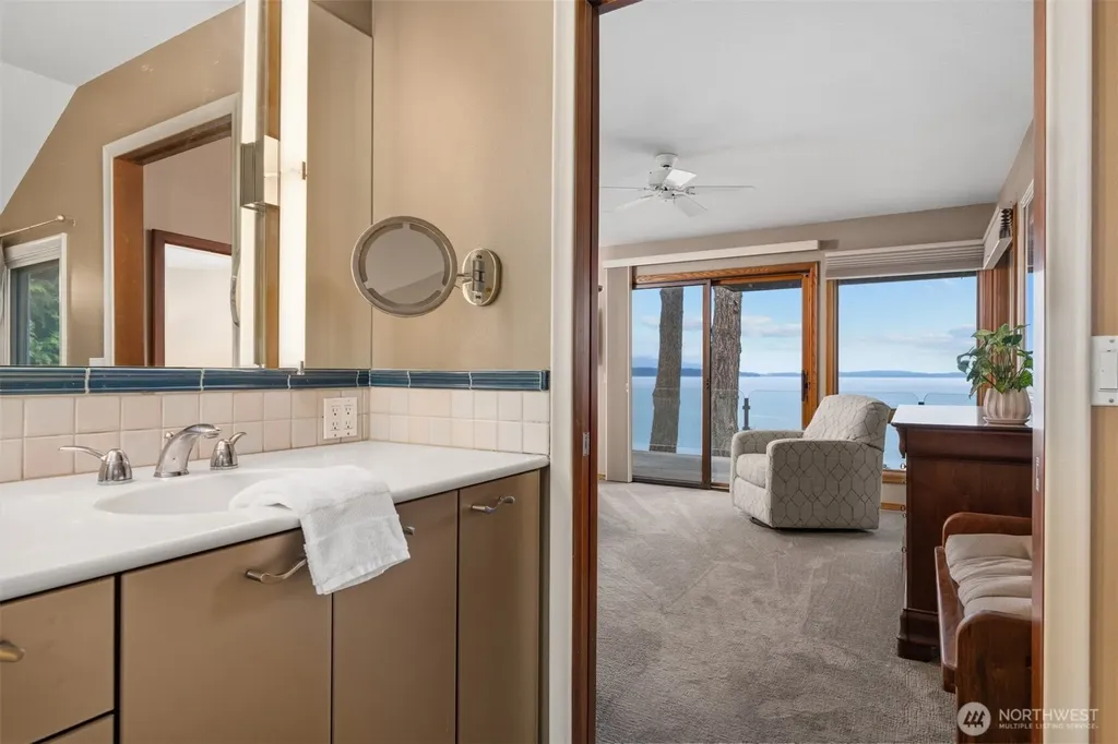 24 Shorewood Drive Bellingham WA 98225