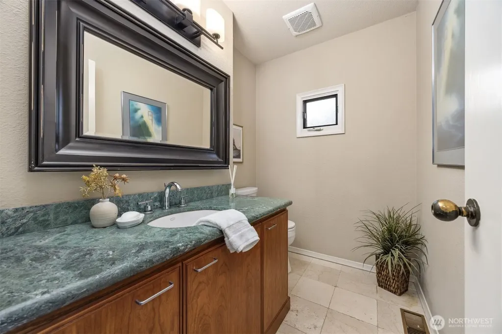 24 Shorewood Drive Bellingham WA 98225