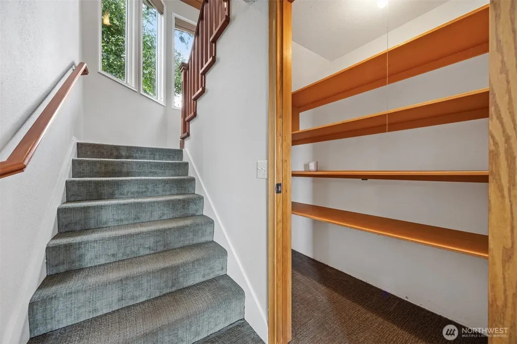 24 Shorewood Drive Bellingham WA 98225