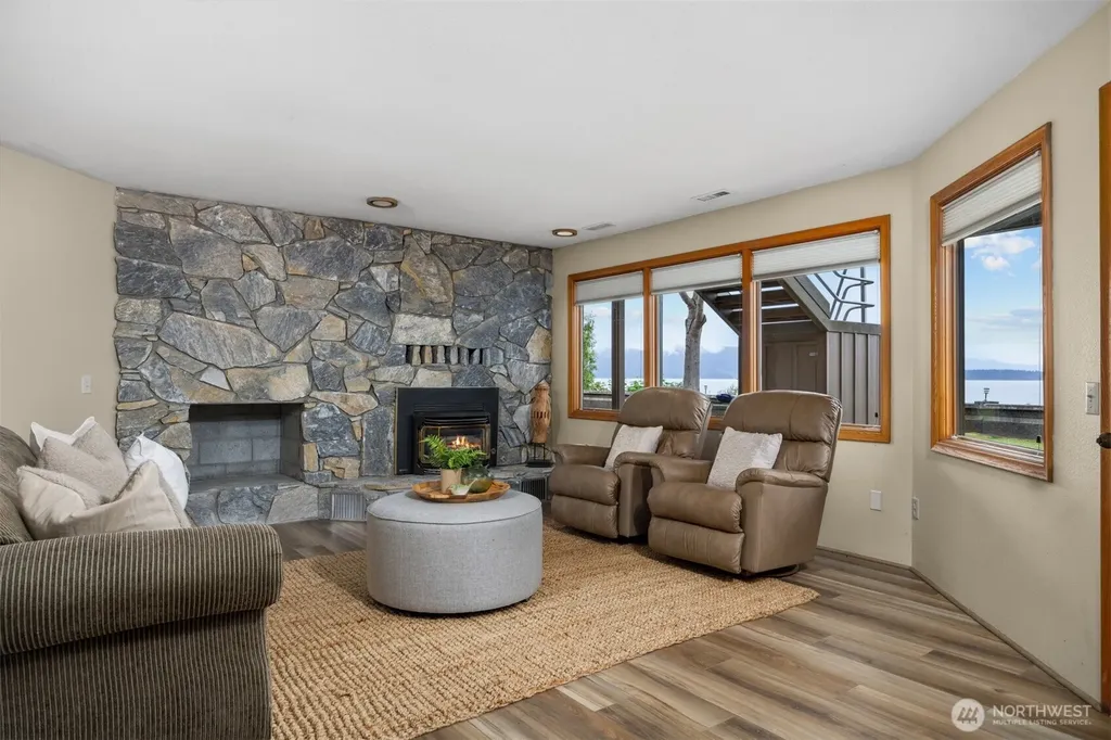 24 Shorewood Drive Bellingham WA 98225