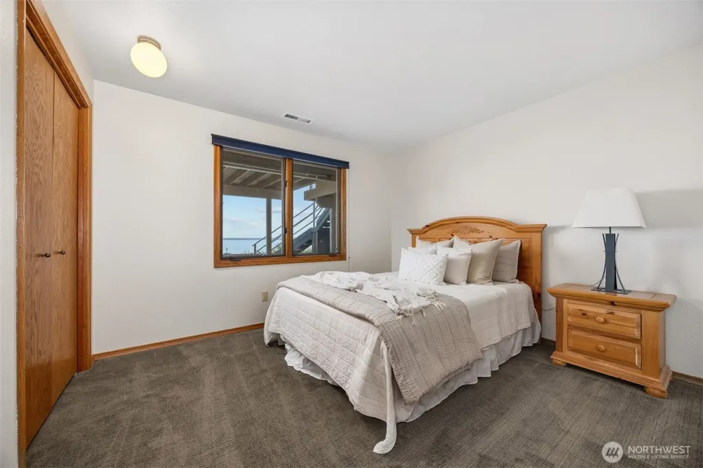 24 Shorewood Drive Bellingham WA 98225