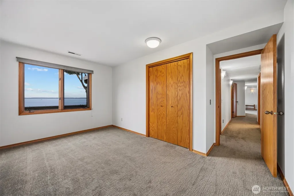 24 Shorewood Drive Bellingham WA 98225